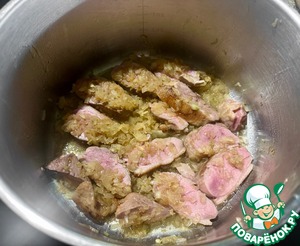 Утиная грудка в капусте